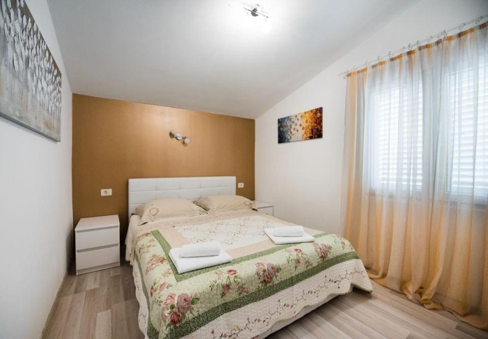 Apartments Care Donji Okrug  Buitenkant foto